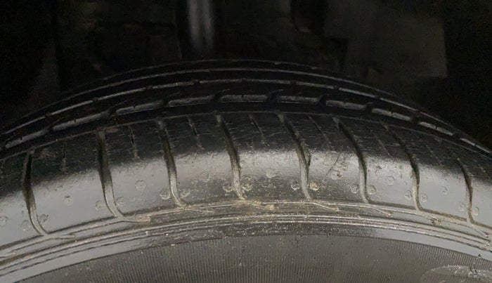 2019 Tata NEXON XM PETROL, Petrol, Manual, 34,640 km, Right Front Tyre Tread