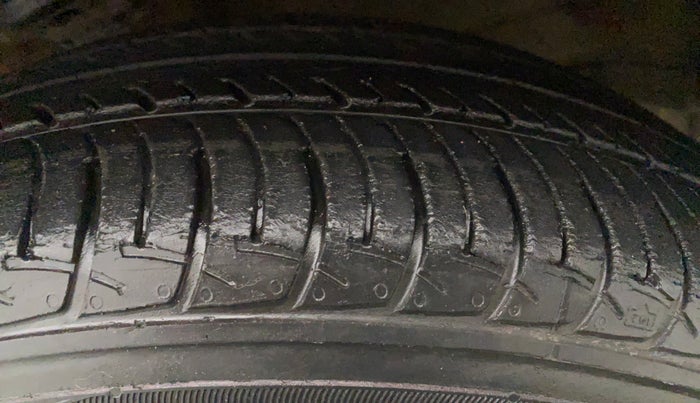2015 Maruti Wagon R 1.0 VXI, Petrol, Manual, 87,663 km, Left Rear Tyre Tread