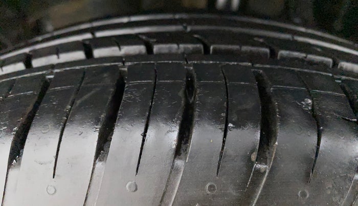 2020 Renault Duster RXZ 1.5 PETROL MT, Petrol, Manual, 15,541 km, Left Front Tyre Tread