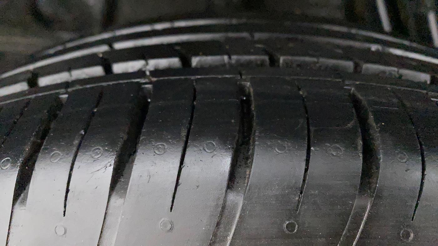 2020 Renault Duster RXZ 1.5 PETROL MT, Petrol, Manual, 15,541 km, Right Rear Tyre Tread