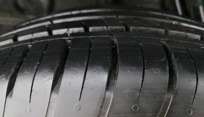 2020 Renault Duster RXZ 1.5 PETROL MT, Petrol, Manual, 15,541 km, Right Rear Tyre Tread