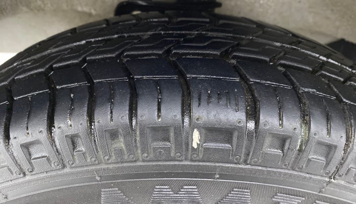 2021 Maruti Eeco 5 STR WITH A/C+HTR, Petrol, Manual, 4,098 km, Left Front Tyre Tread
