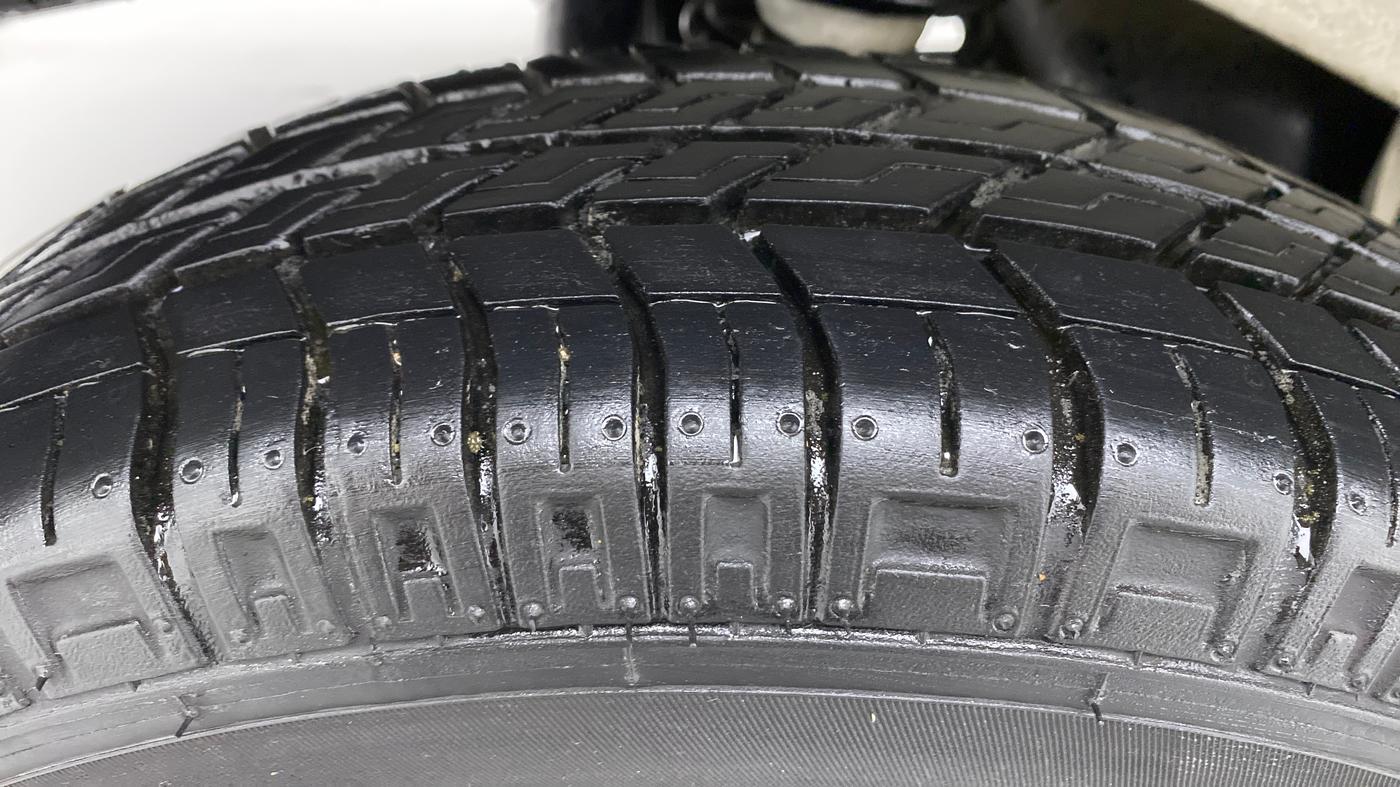 2021 Maruti Eeco 5 STR WITH A/C+HTR, Petrol, Manual, 4,098 km, Right Rear Tyre Tread
