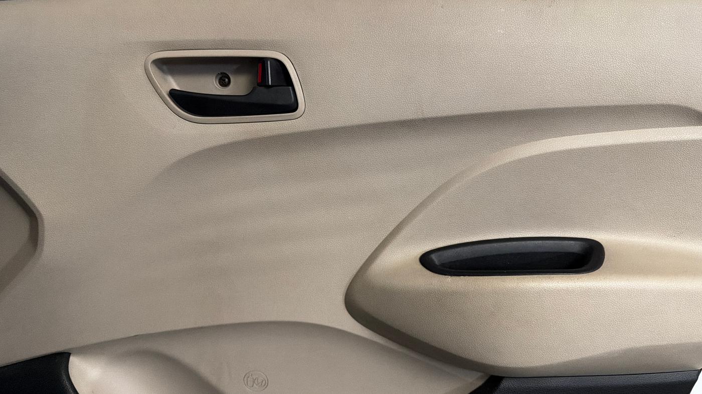 2019 Hyundai NEW SANTRO ERA, Petrol, Manual, 67,220 km, Driver Side Door Panels Control