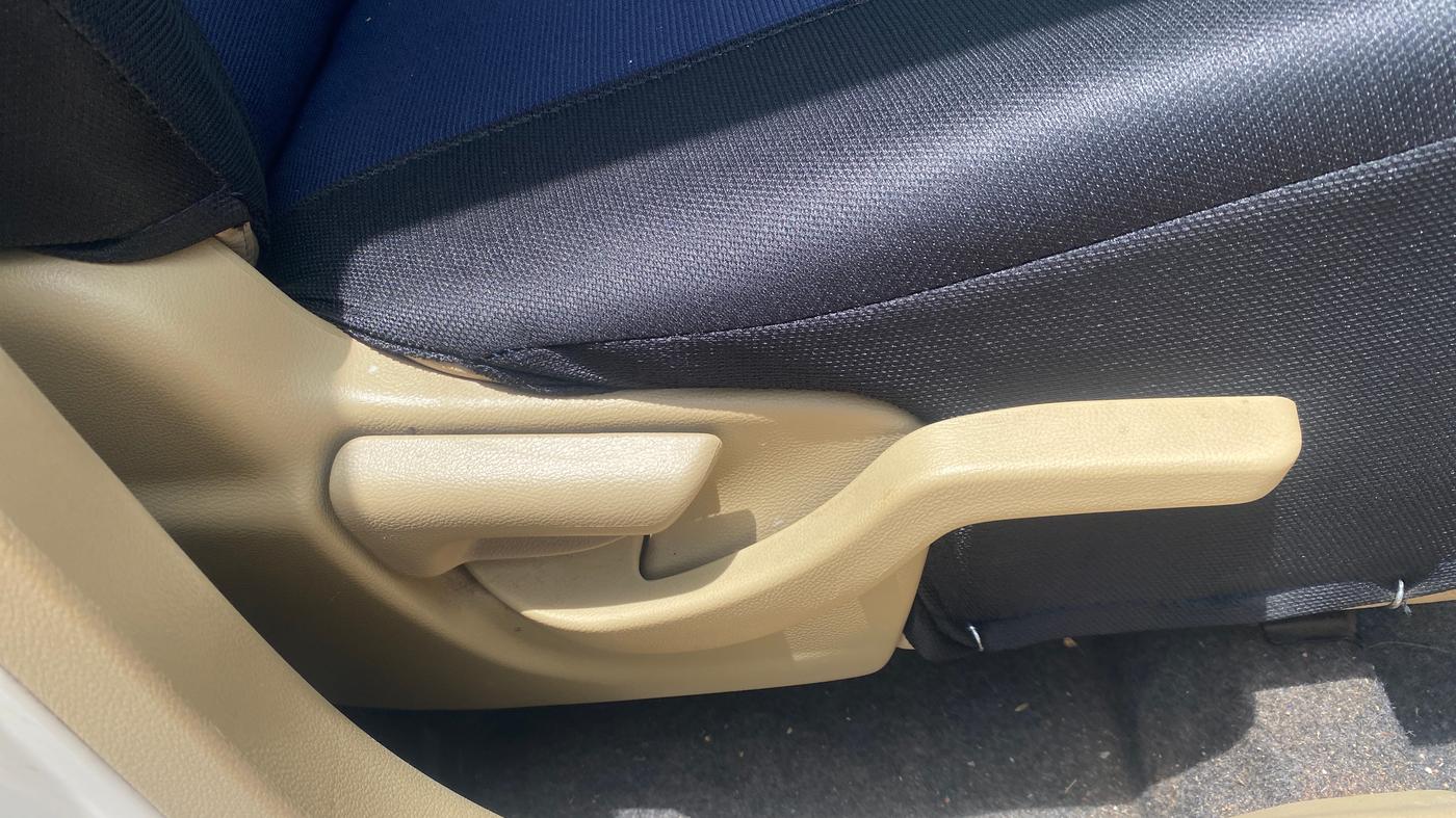 2014 Honda Amaze 1.5L I-DTEC S, Diesel, Manual, 73,191 km, Driver Side Adjustment Panel