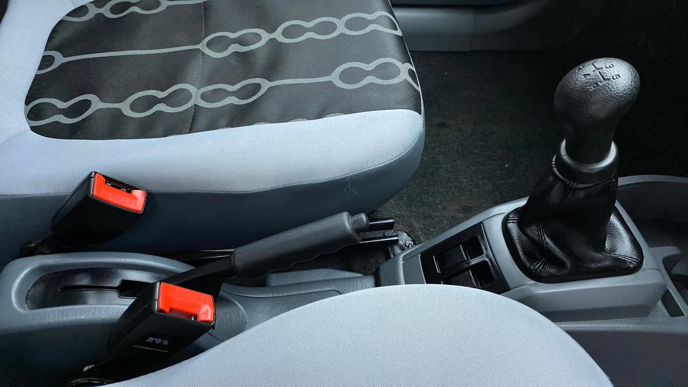 2016 Maruti Alto 800 LXI, Petrol, Manual, 23,702 km, Gear Lever