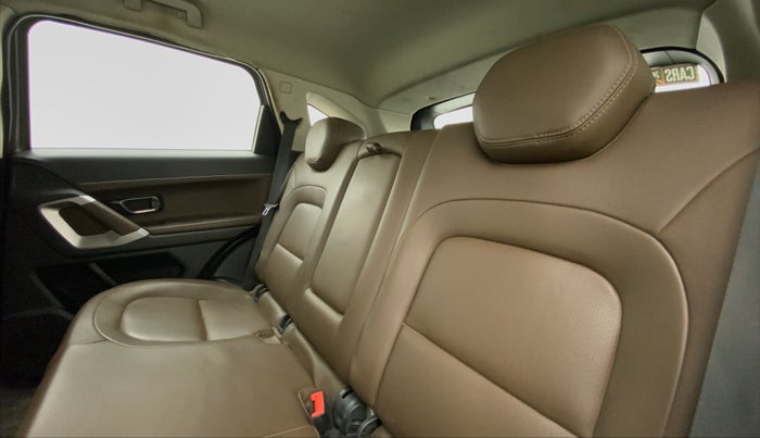 2019 Tata Harrier XZ 2.0L, Diesel, Manual, 74,205 km, Right Side Rear Door Cabin