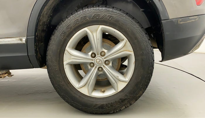 2019 Tata Harrier XZ 2.0L, Diesel, Manual, 74,205 km, Left Rear Wheel