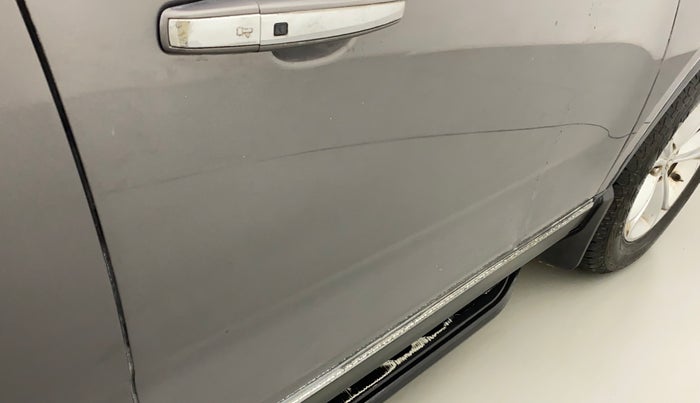 2019 Tata Harrier XZ 2.0L, Diesel, Manual, 74,205 km, Driver-side door - Slightly dented