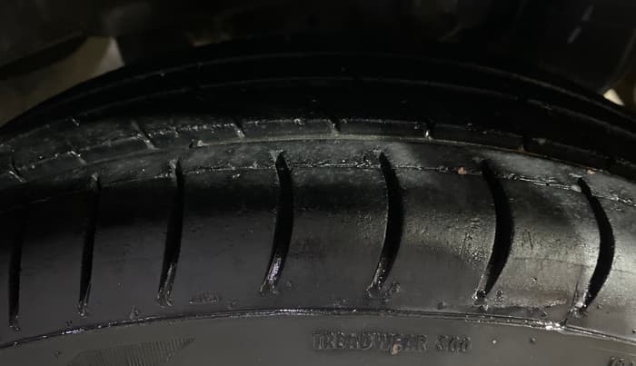 2016 Hyundai Eon ERA +, Petrol, Manual, 59,257 km, Left Rear Tyre Tread