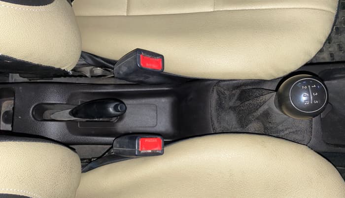 2016 Hyundai Eon ERA +, Petrol, Manual, 59,257 km, Gear Lever