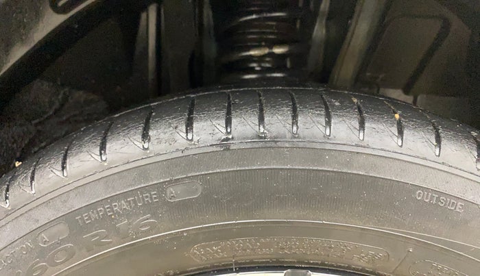 2021 Renault Kiger RXZ TURBO MT, Petrol, Manual, 90,089 km, Right Front Tyre Tread