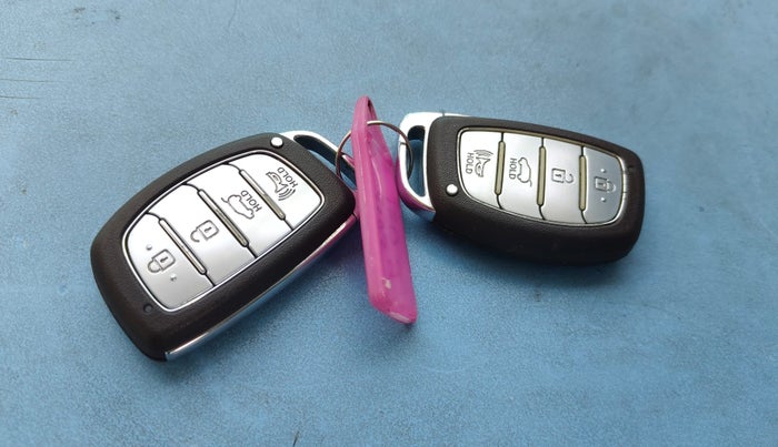 2021 Hyundai NEW I20 ASTA (O) 1.0 TURBO GDI DCT, Petrol, Automatic, 34,039 km, Key Close Up