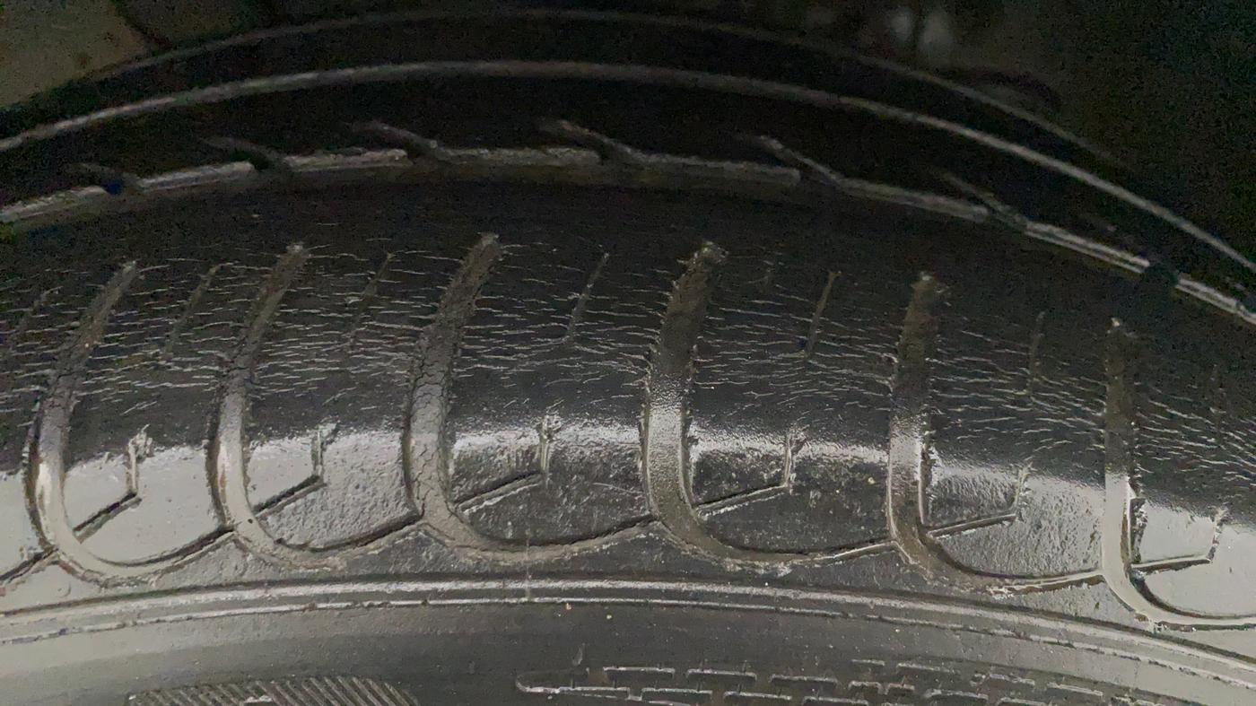 2016 Tata Tiago XZ PETROL, Petrol, Manual, 38,761 km, Left Rear Tyre Tread