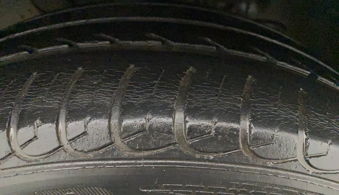 2016 Tata Tiago XZ PETROL, Petrol, Manual, 38,761 km, Left Rear Tyre Tread