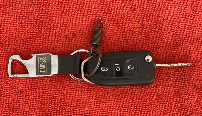 2016 Tata Tiago XZ PETROL, Petrol, Manual, 38,761 km, Key Close Up