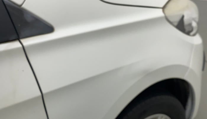 2016 Tata Tiago XZ PETROL, Petrol, Manual, 38,761 km, Right fender - Slightly dented