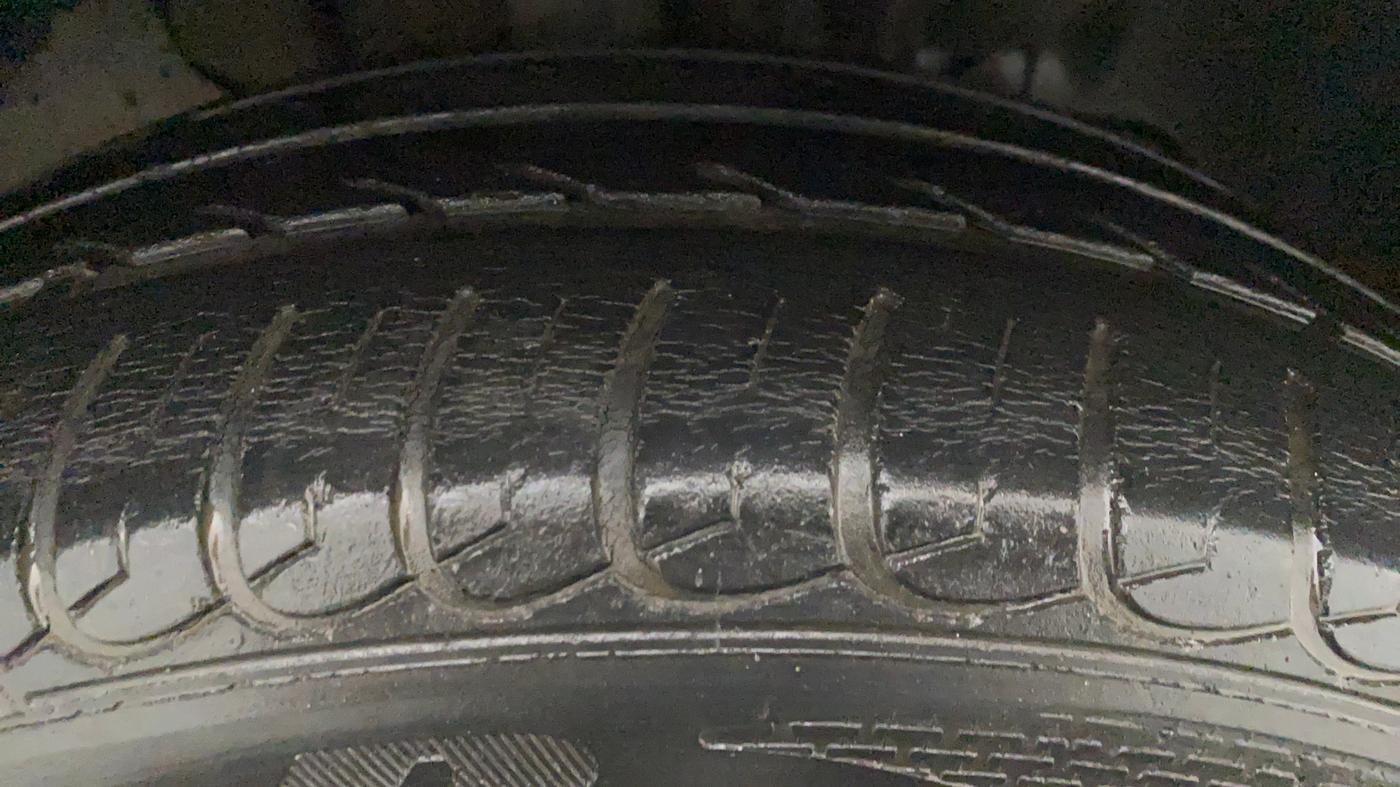 2016 Tata Tiago XZ PETROL, Petrol, Manual, 38,761 km, Right Front Tyre Tread