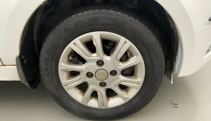 2016 Tata Tiago XZ PETROL, Petrol, Manual, 38,761 km, Right Front Wheel