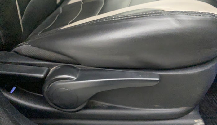 2016 Tata Tiago XZ PETROL, Petrol, Manual, 38,761 km, Driver Side Adjustment Panel