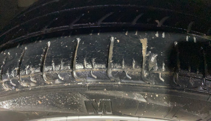 2018 Maruti Dzire ZXI, Petrol, Manual, 60,506 km, Left Front Tyre Tread