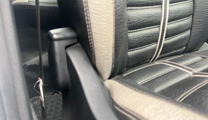 2019 Volkswagen Ameo TRENDLINE 1.5L, Diesel, Manual, 1,00,303 km, Driver Side Adjustment Panel