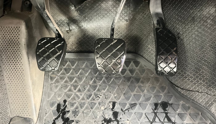 2019 Volkswagen Ameo TRENDLINE 1.5L, Diesel, Manual, 1,00,303 km, Pedals