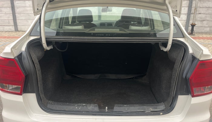 2019 Volkswagen Ameo TRENDLINE 1.5L, Diesel, Manual, 1,00,303 km, Boot Inside