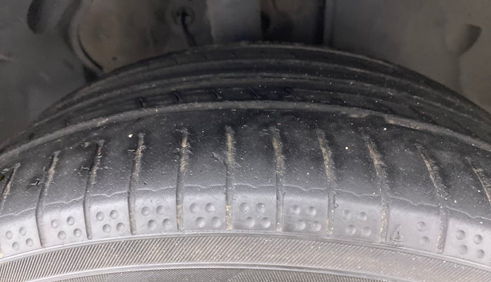 2019 Honda Civic VX CVT i-VTEC, Petrol, Automatic, 50,707 km, Right Front Tyre Tread