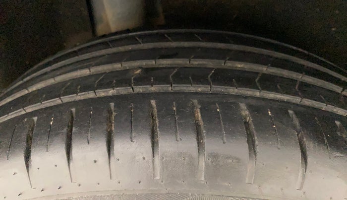 2019 Maruti Baleno ZETA PETROL 1.2, Petrol, Manual, 43,611 km, Right Rear Tyre Tread