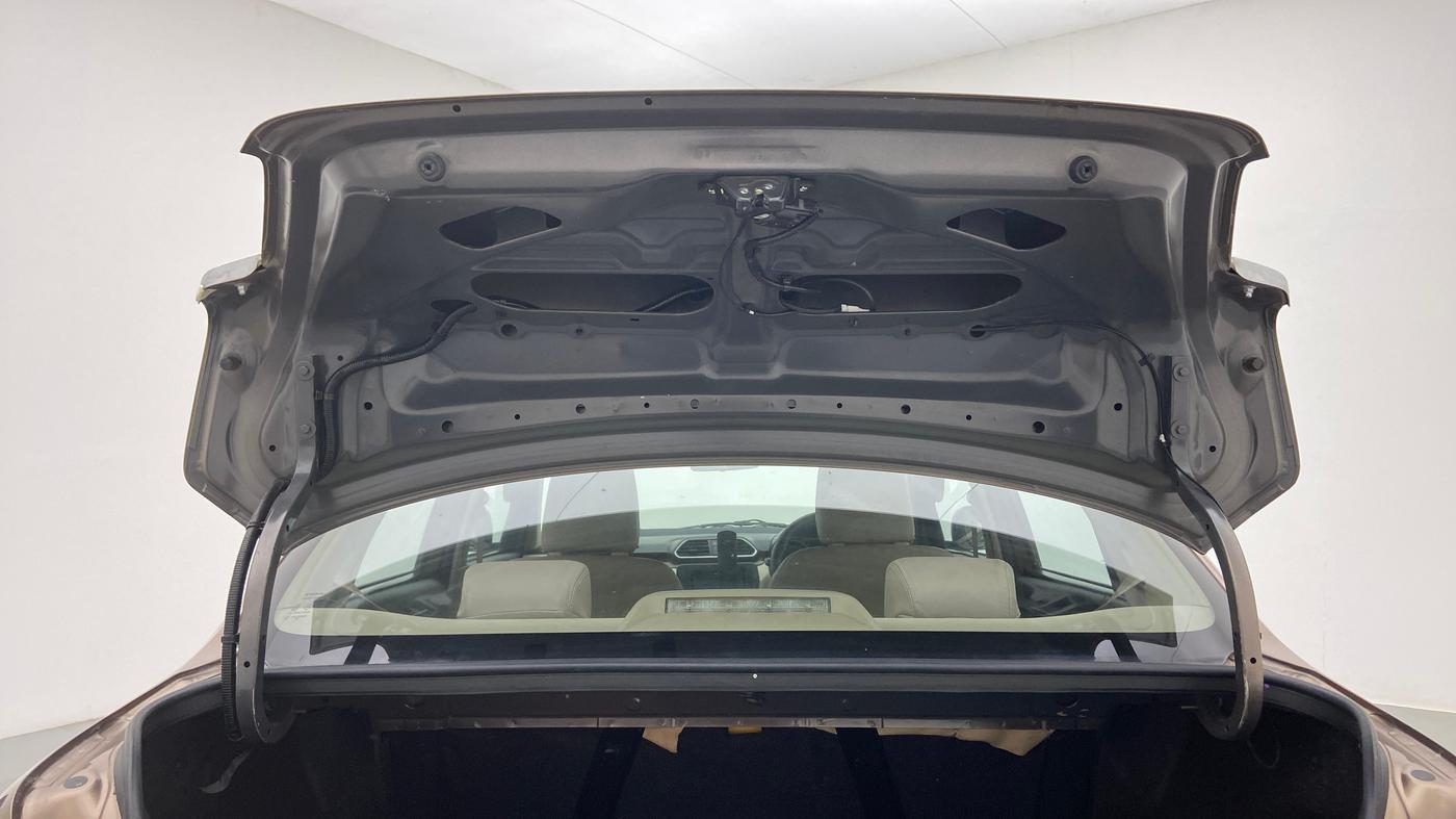 2017 Maruti Dzire VDI AMT, Diesel, Automatic, Boot Door Open