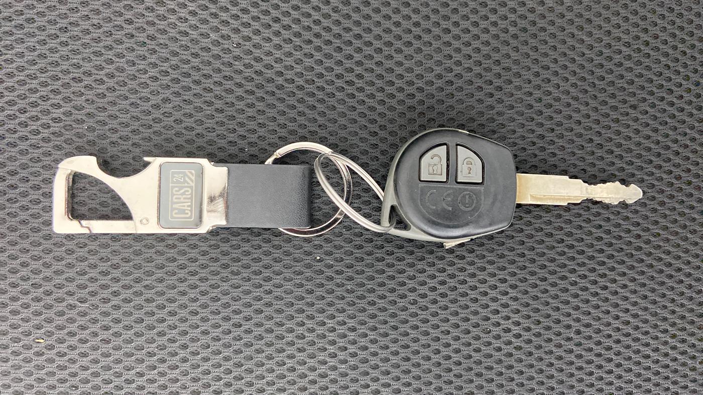 2017 Maruti Dzire VDI AMT, Diesel, Automatic, Key Close Up