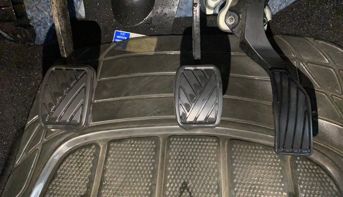 2017 Maruti Swift LXI (O), Petrol, Manual, 32,059 km, Pedals