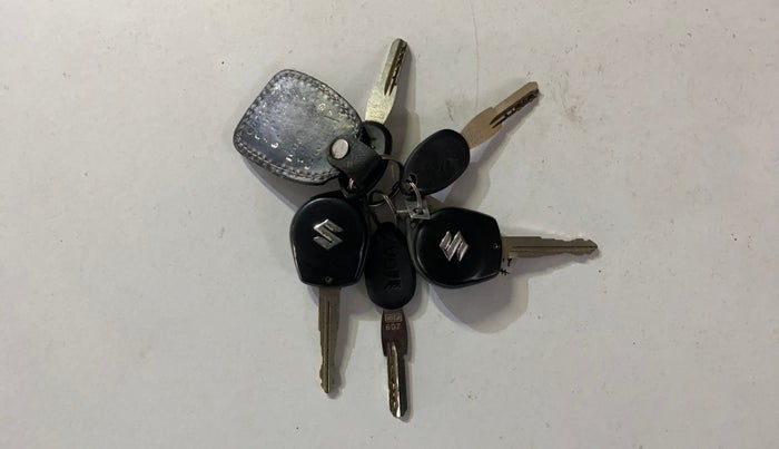 2017 Maruti Swift LXI (O), Petrol, Manual, 32,059 km, Key Close Up