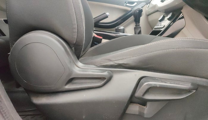 2020 Tata NEXON XZ PLUS PETROL, Petrol, Manual, 71,627 km, Driver Side Adjustment Panel