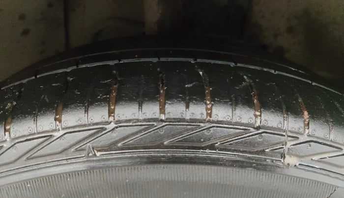 2020 Tata NEXON XZ PLUS PETROL, Petrol, Manual, 71,627 km, Right Front Tyre Tread