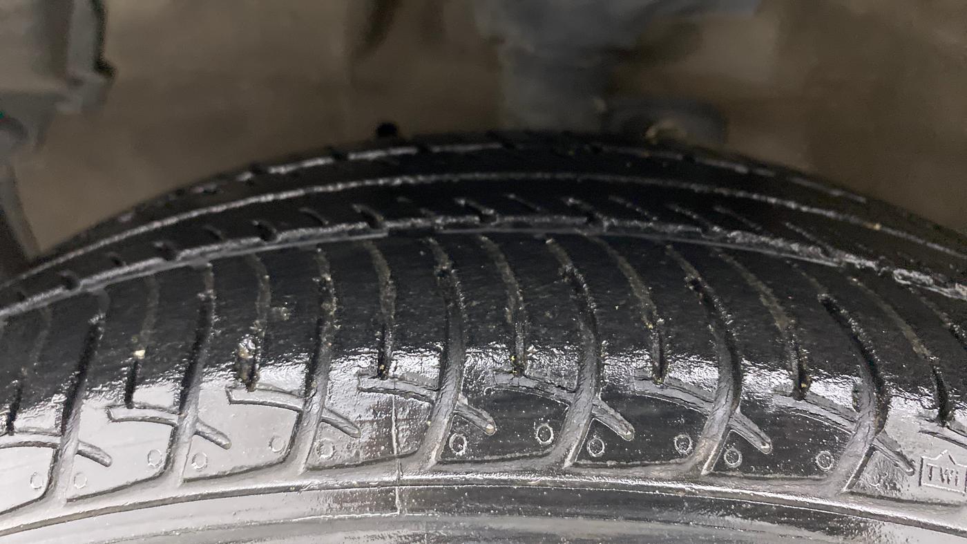 2016 Maruti Celerio ZXI, Petrol, Manual, 94,285 km, Left Front Tyre Tread