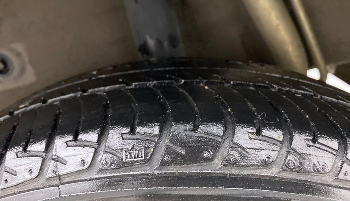 2016 Maruti Celerio ZXI, Petrol, Manual, 94,285 km, Left Rear Tyre Tread