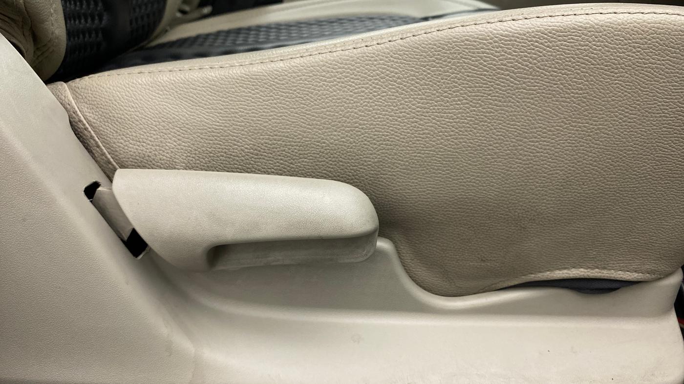 2016 Maruti Celerio ZXI, Petrol, Manual, 94,285 km, Driver Side Adjustment Panel