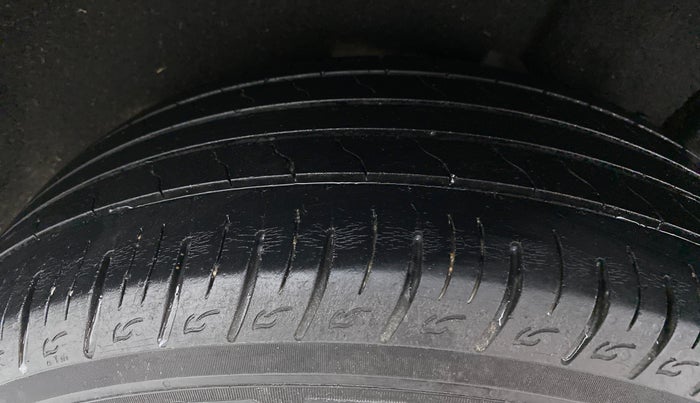 2019 Maruti Vitara Brezza ZDI, Diesel, Manual, 60,894 km, Left Rear Tyre Tread