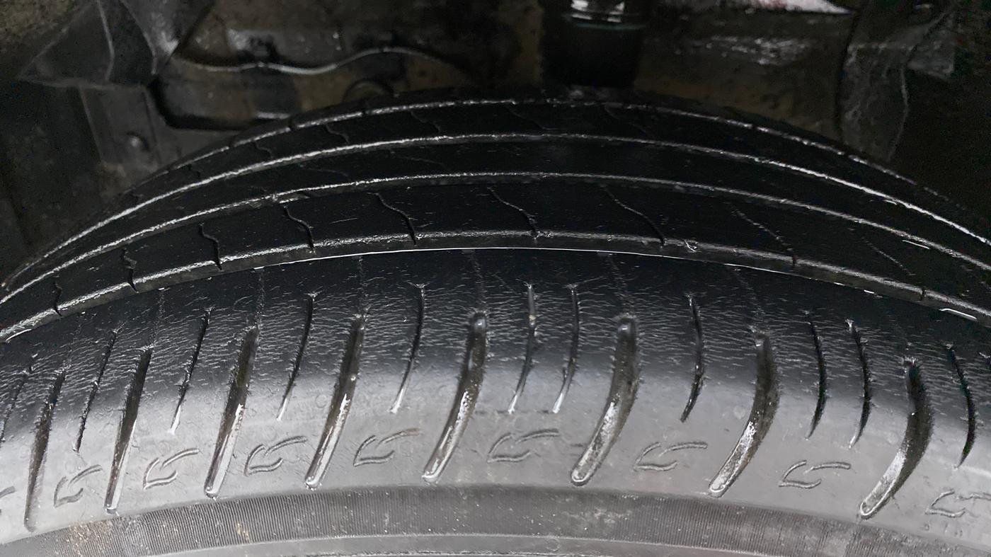 2019 Maruti Vitara Brezza ZDI, Diesel, Manual, 60,894 km, Left Front Tyre Tread