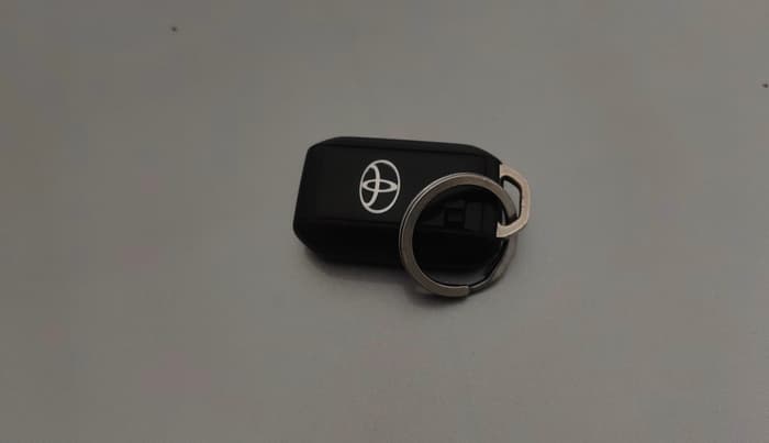 2019 Toyota Glanza V CVT, Petrol, Automatic, 99,829 km, Key Close Up