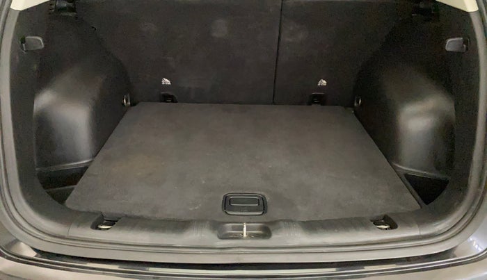 2018 Jeep Compass SPORT 1.4 PETROL, Petrol, Manual, 49,397 km, Boot Inside