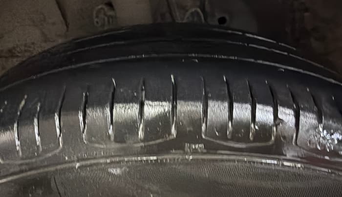 2015 Honda Amaze 1.2L I-VTEC SX, Petrol, Manual, 75,908 km, Left Front Tyre Tread