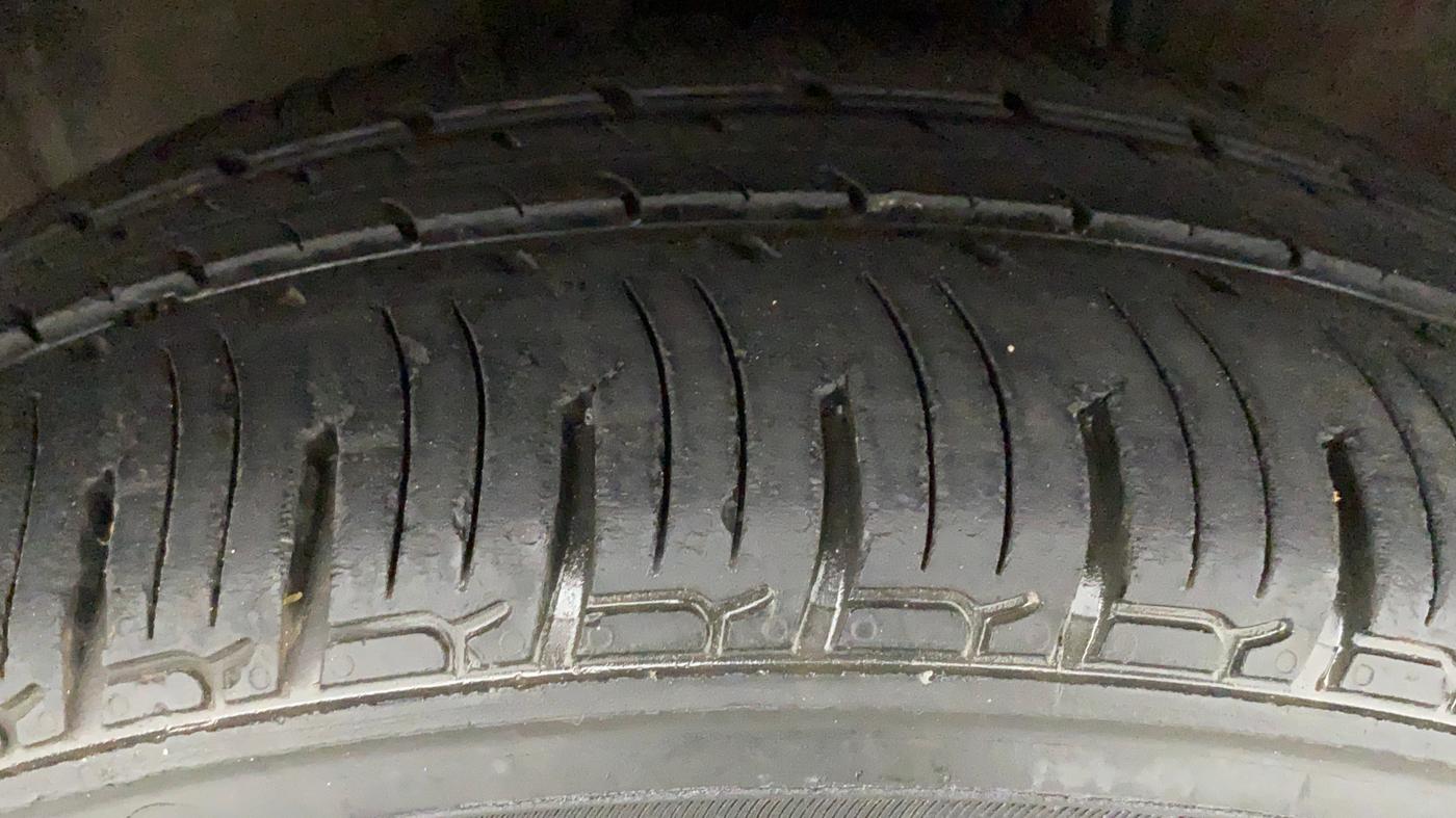 2011 Hyundai i20 ASTA 1.2, Petrol, Manual, 93,910 km, Right Front Tyre Tread