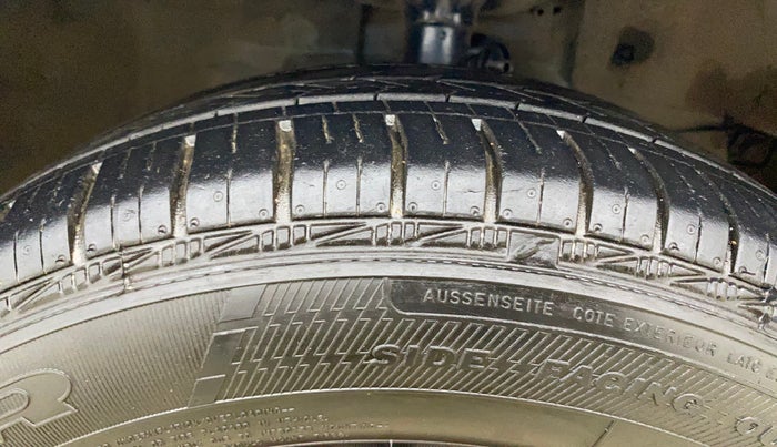 2012 Honda Brio S MT, Petrol, Manual, 68,394 km, Right Front Tyre Tread