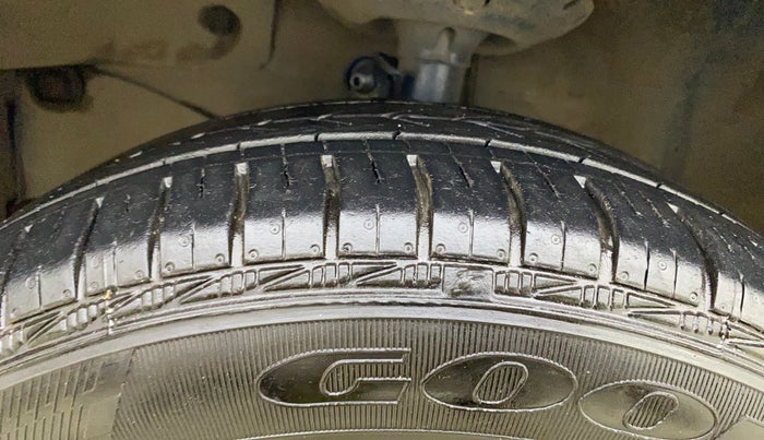 2012 Honda Brio S MT, Petrol, Manual, 68,394 km, Left Front Tyre Tread