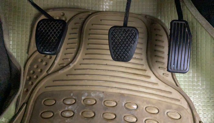 2012 Honda Brio S MT, Petrol, Manual, 68,394 km, Pedals