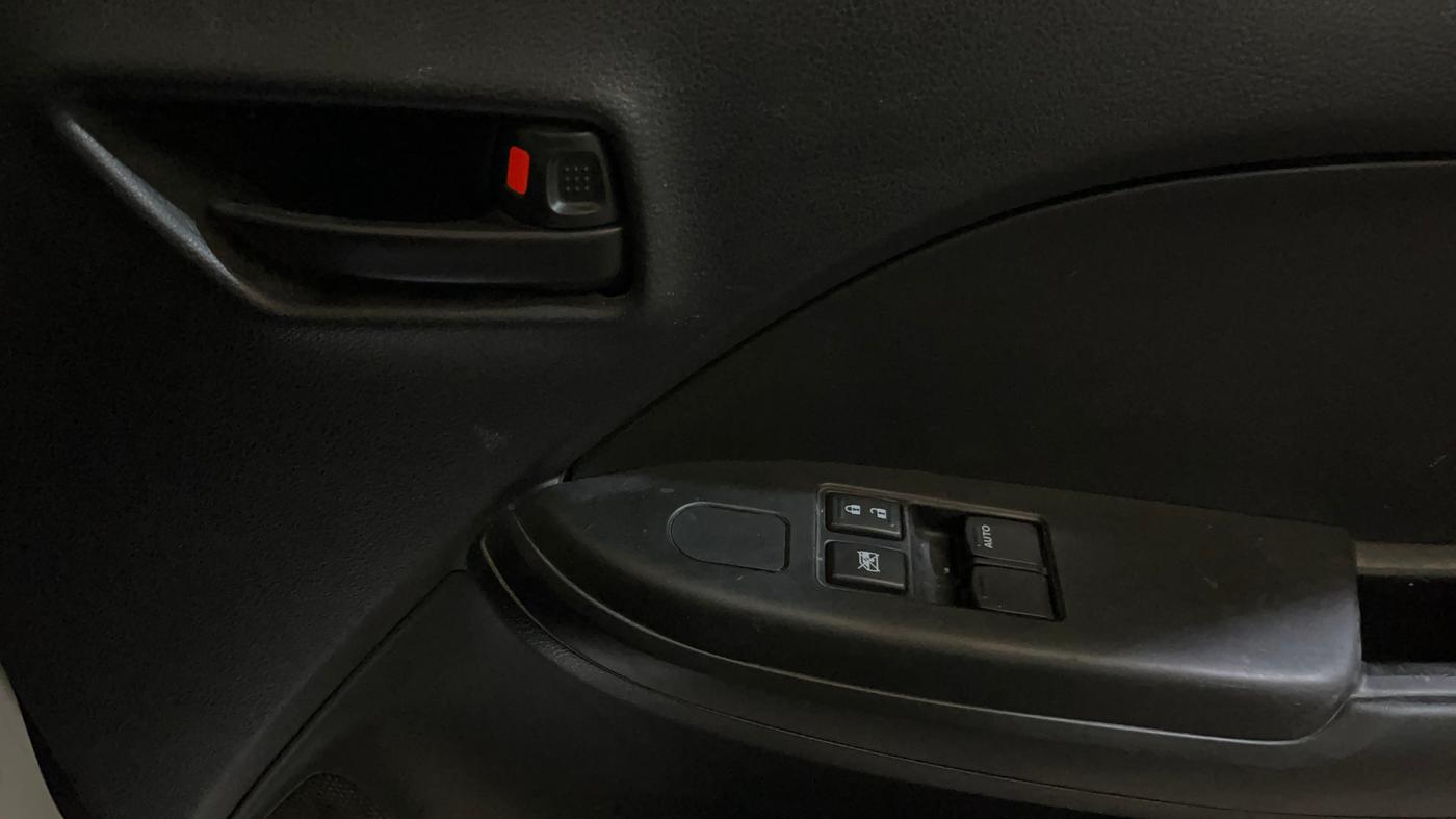2021 Maruti Baleno SIGMA PETROL 1.2, Petrol, Manual, 66,402 km, Driver Side Door Panels Control