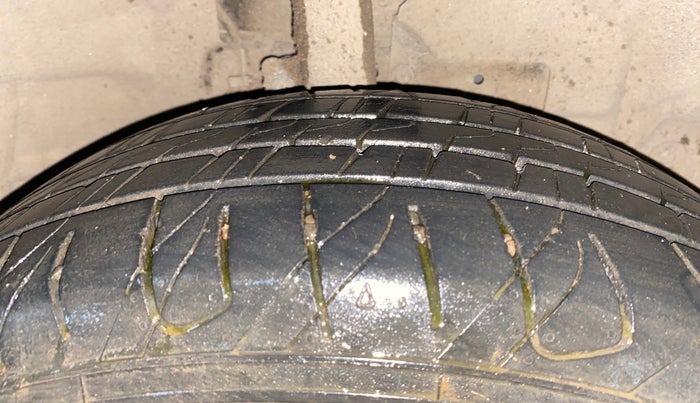 2020 Ford Ecosport TITANIUM + 1.5L DIESEL, Diesel, Manual, 70,761 km, Right Front Tyre Tread